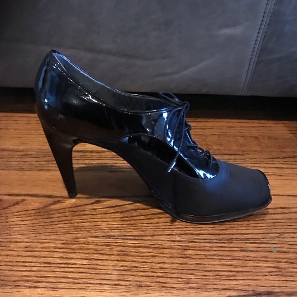 Stuart Weitzman Black Satin Heels - Picture 3 of 4